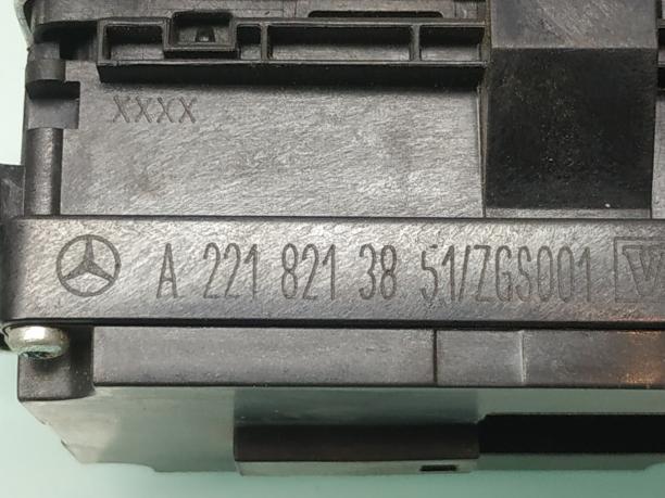 Блок кнопок стеклоподъемников Mercedes W221 a2218213951