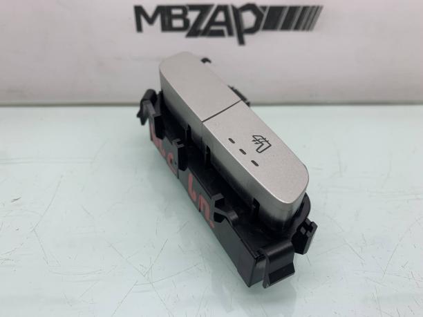 Кнопка подогрева левая Mercedes w213 a2139057302