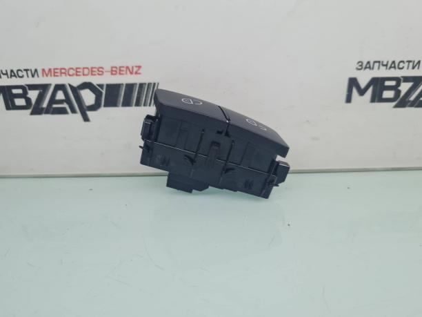 Кнопка блокировки правой двери Mercedes W204 a2049058502