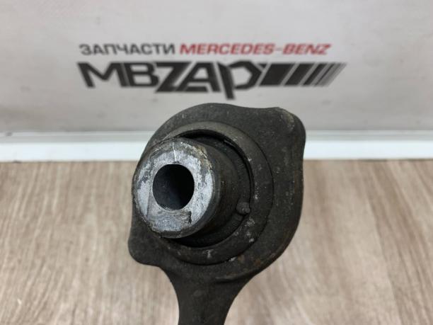 Передний правый рычаг Mercedes W212 E 212 a2123303011