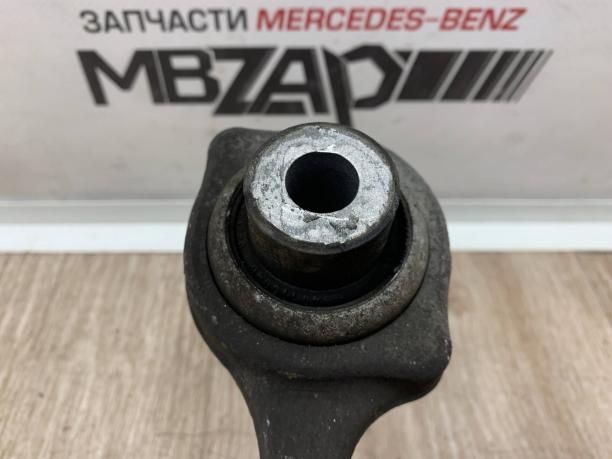 Передний правый рычаг Mercedes W212 E 212 a2123303011