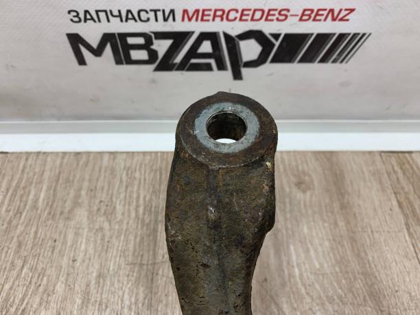 Передний правый рычаг Mercedes W212 E 212 a2123303011