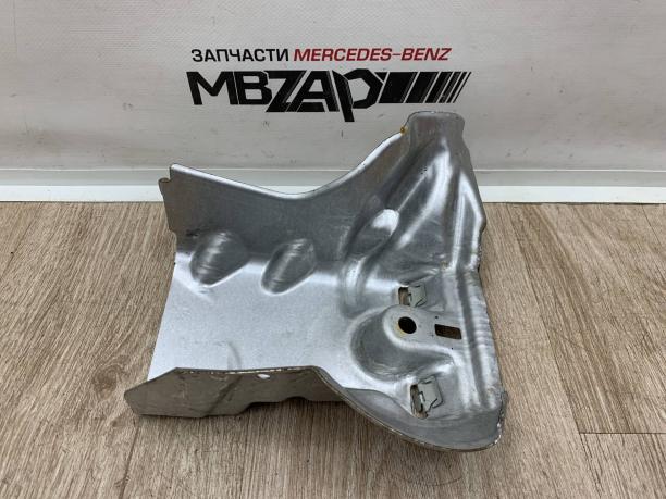 Защита подушки двигателя правая Mercedes w205 a2052400245