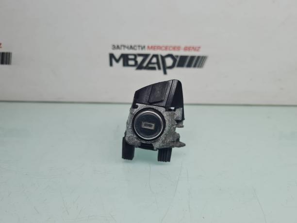 Личинка замка Mercedes W204 Правый руль a2047600677