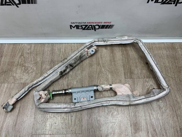 Шторка безопасности правая Mercedes W207 a2078600202