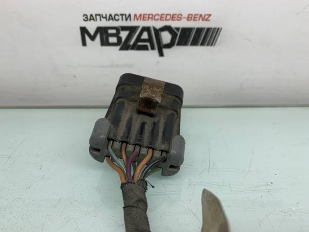 Фишка проводки переднего бампера Mercedes W164 ML a1645402305