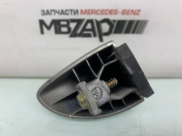 Уголок ручки двери Mercedes W164 a1647600520