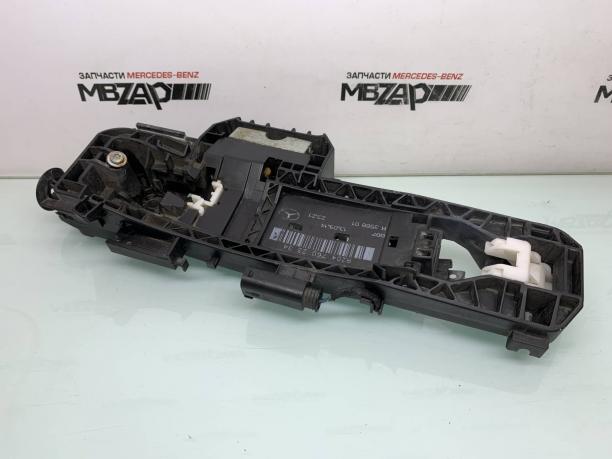 Кронштейн ручки двери Mercedes W204 a2047602334