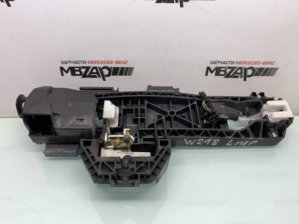 Кронштейн ручки двери Mercedes W204 a2047602334