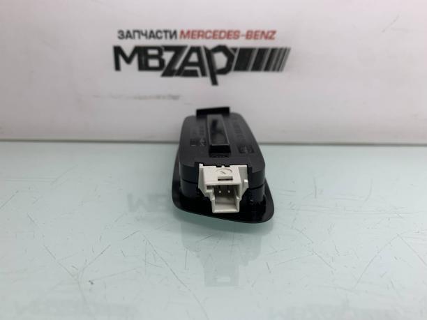 Плафон освещения багажника Mercedes X253 GLC 253 a0009064301