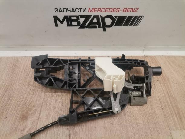 Кронштейн ручки задний правый Mercedes W221 a2217601634