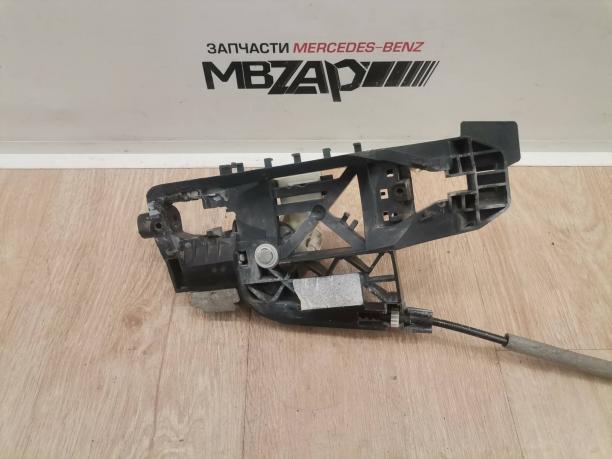 Кронштейн ручки задний правый Mercedes W221 a2217601634