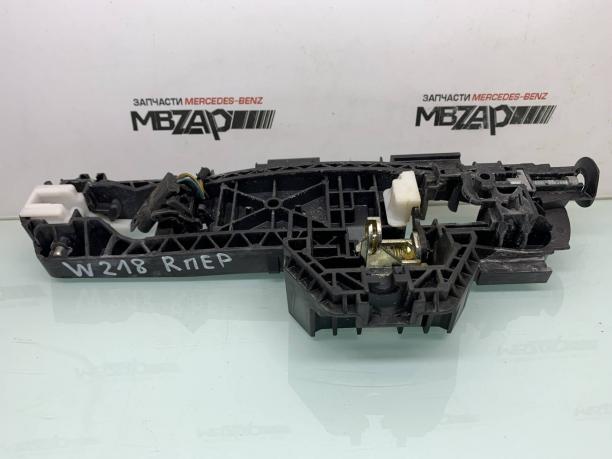 Кронштейн ручки двери Mercedes W204 a2047602434