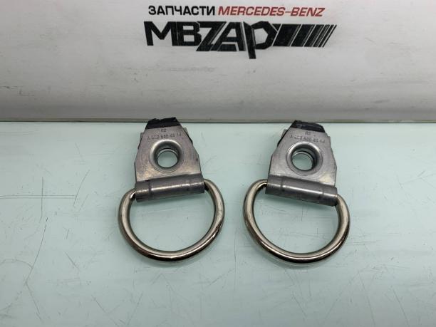 Проушина в багажнике Mercedes W205 a0008604514