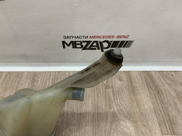 Бачок расширительный Mercedes W221 a2215000349