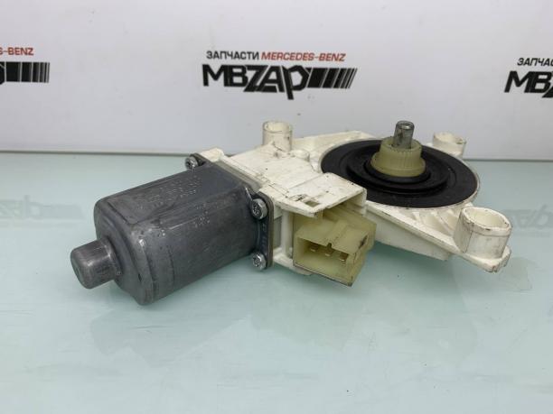 Моторчик стеклоподъемника правый Mercedes w164 ML a2518200842