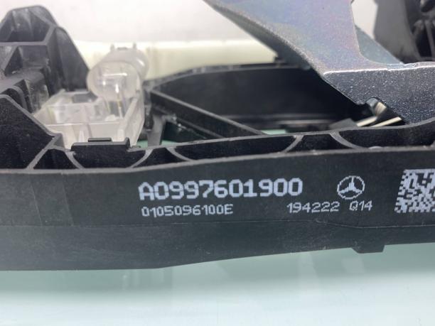 Кронштейн ручки двери Mercedes W222 S a0997601900