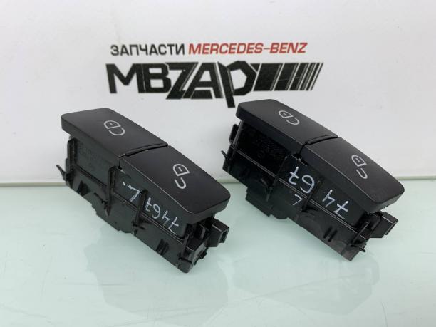 Кнопка блокировки левой двери Mercedes W166 GLE a2049058402