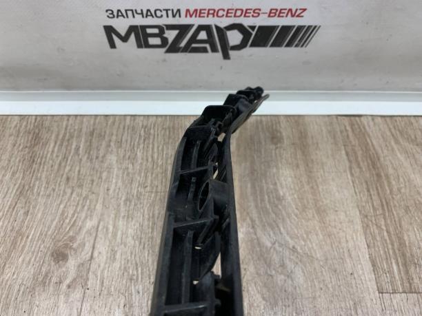 Направляющая заднего бампера Mercedes W204 a2048800830