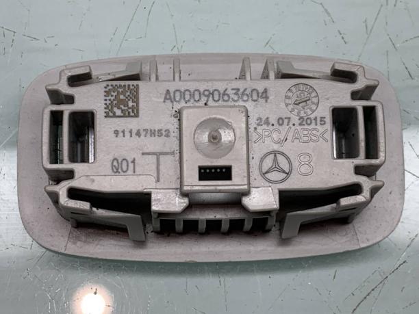 Плафон подсветки салона Mercedes W205 a0009063604