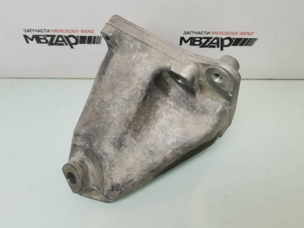 Опора двигателя M272 левая Mercedes W221 a2722230704