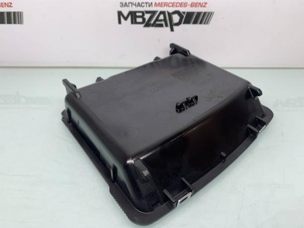 Вставка передней пепельницы Mercedes W222 a2228100028