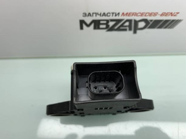 Датчик ускорения Mercedes W212 a0055422618