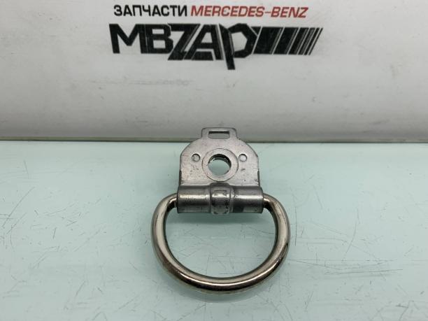 Петля пола багажника Mercedes W205 a2048602114