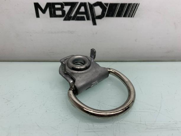 Петля пола багажника Mercedes W205 a2048602114