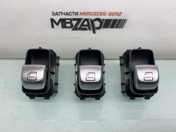 Кнопка стеклоподъемника Mercedes W205 a2229052203