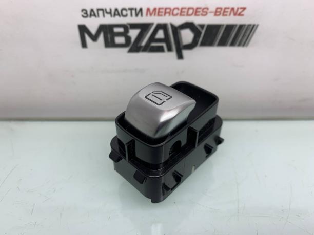 Кнопка стеклоподъемника Mercedes W205 a2229052203