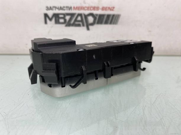 Блок кнопок обогрева Mercedes W213 a2139051604