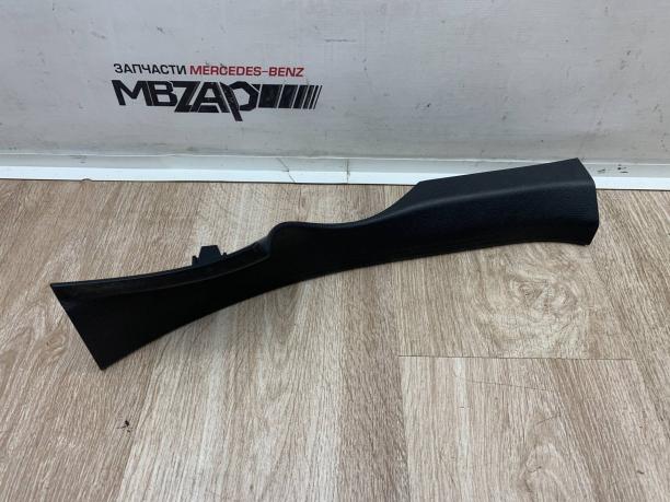 Накладка порога задняя правая Mercedes W213 a2136808602