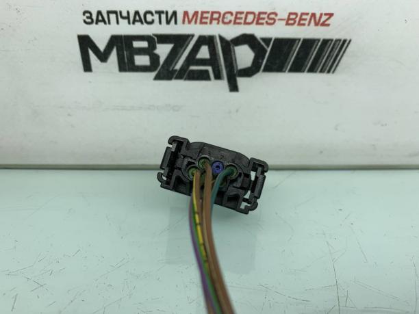 Фишка датчика уровня подвески Mercedes w164 a0085456326