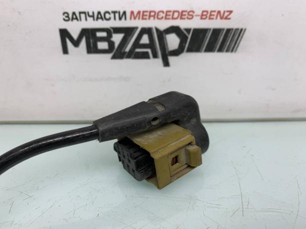 Фишка датчика уровня подвески Mercedes w164 a0085456326