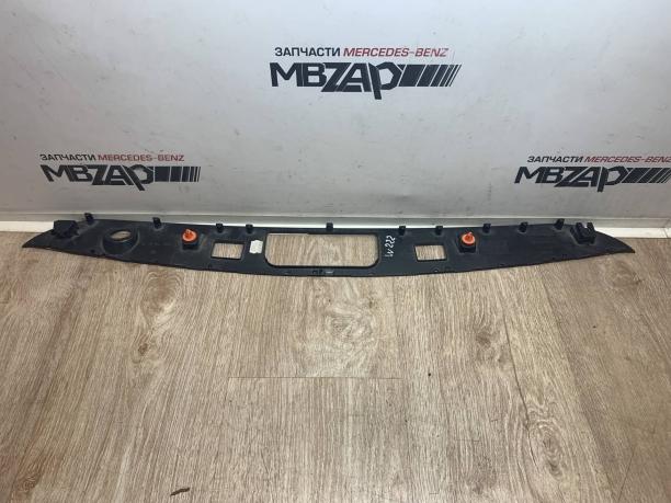 Накладка крышки багажника Mercedes W222 a2227500500