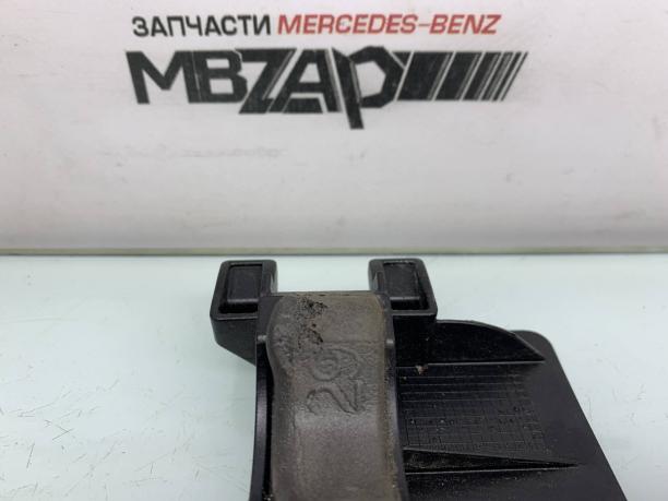 Уплотненитель подкапотный Mercedes W205 C 205 a2058310798