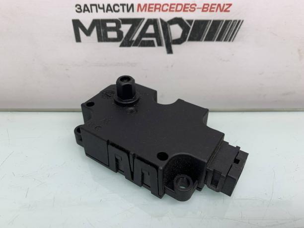 Моторчик заслонки печки Mercedes W222 a0999069600