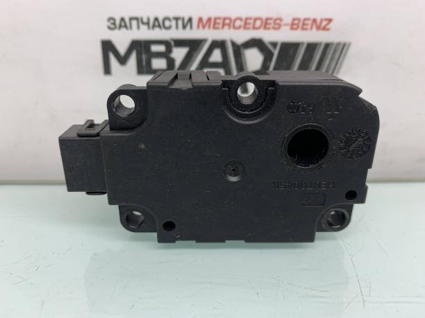 Моторчик заслонки печки Mercedes W222 a0999069600