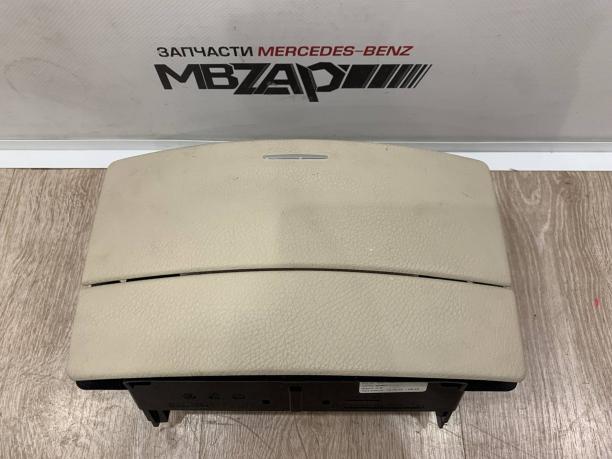 Крышка бардачка Mercedes W221 a2216800834