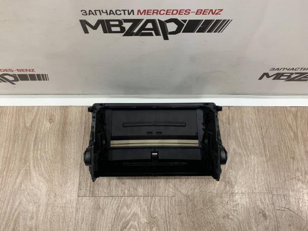 Крышка бардачка Mercedes W221 a2216800834