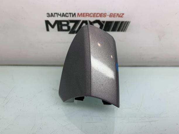 Уголок ручки задний левый Mercedes W212 a2047600320