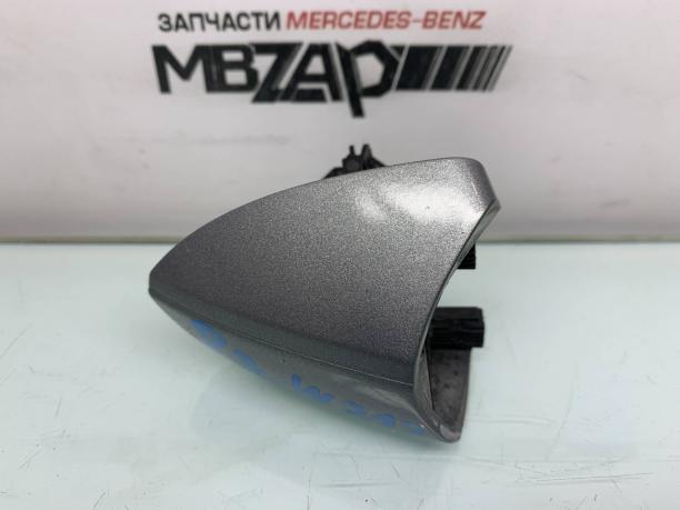 Уголок ручки двери правый Mercedes W212 a2047600420