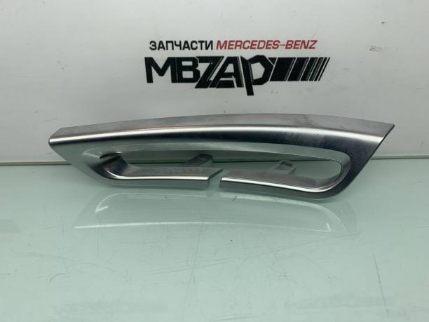 Направляющая правого ремня Mercedes W222 a2228680422