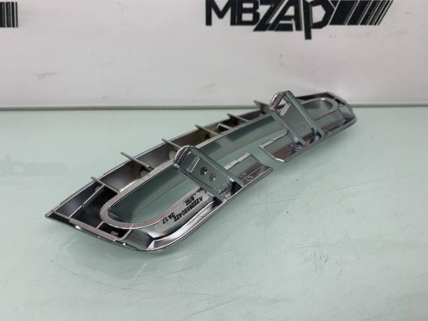 Направляющая правого ремня Mercedes W222 a2228680422