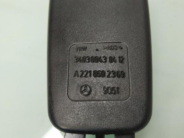 Замок ремня задний Mercedes W221 a2218602569