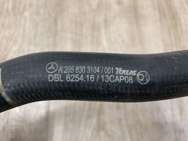 Патрубок охлаждения Mercedes W205 a2058303104