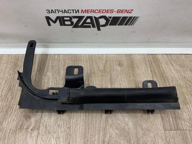 Уплотнитель моторного отсека Mercedes W213 a2138310500