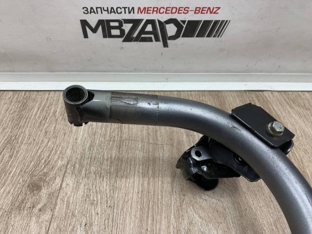 Петля крышки багажника левая Mercedes W205 a2057500328