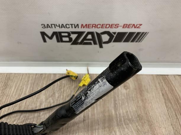 Замок ремня левый Mercedes W164 ML a2518600369